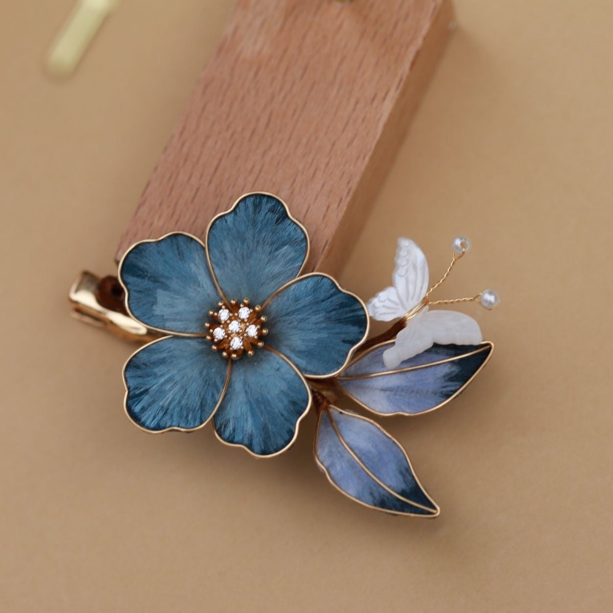 Ronghua Handmade Chinese Velvet Silk Flower Hair Clip– Intangible Cultural Heritage Craft, Elegant Gift for Women, Hanfu & Qipao Styling