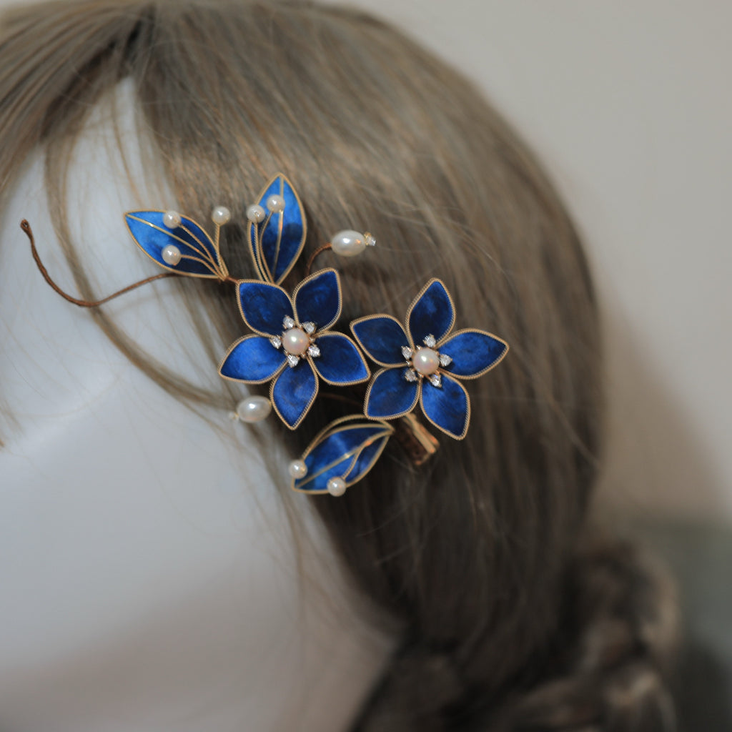Retro Acacia Velvet Hair Clip - Hand Weaved Workmanship, Classic Elegant Vibe for Dating & Banquet