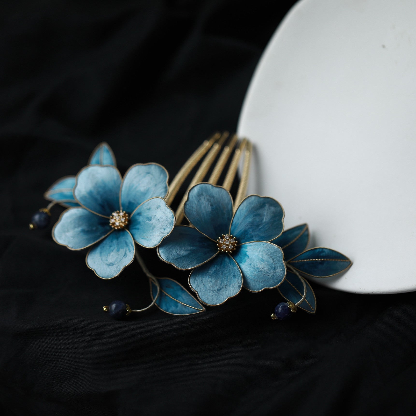 Statement Botanical Hairpin - Vibrant Silk Velvet Flower for Summer Weddings & Beach Parties