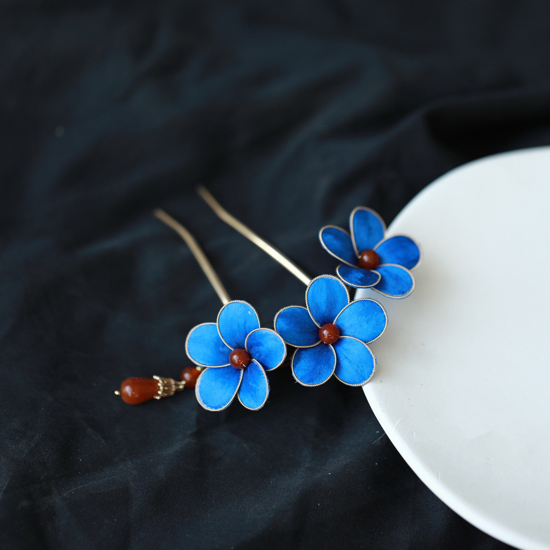 Velvet Flower Hairpin - Handmade Silk Craft, Vintage Green Tassel Design for Hanfu, Cheongsam & Wedding Party