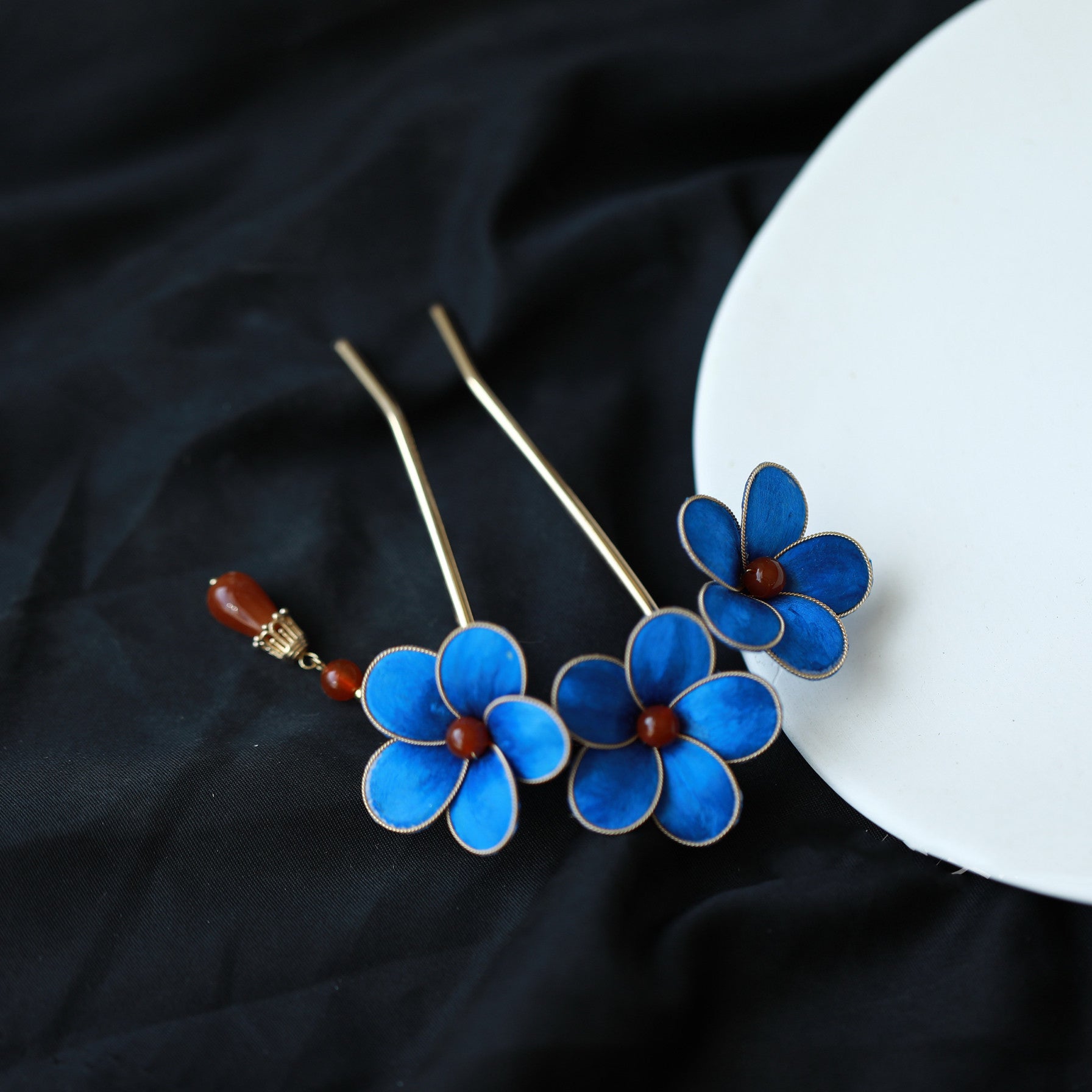 Velvet Flower Hairpin - Handmade Silk Craft, Vintage Green Tassel Design for Hanfu, Cheongsam & Wedding Party