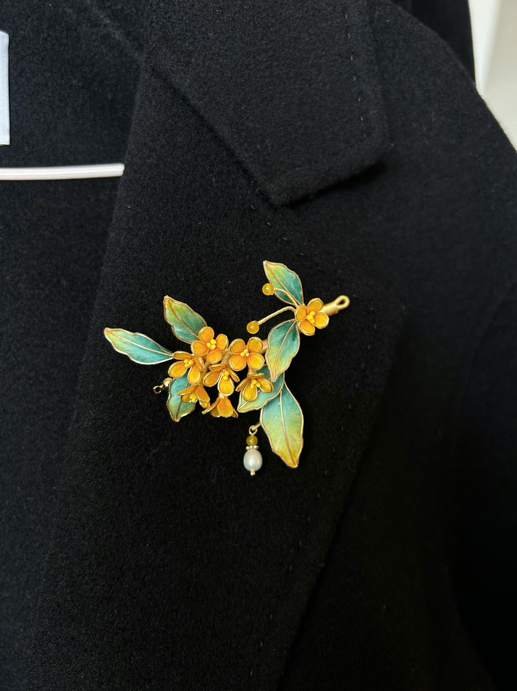 Minimalist Sweet Olive Silk Pin - Detailed Botanical Art for Daily Office Outfits