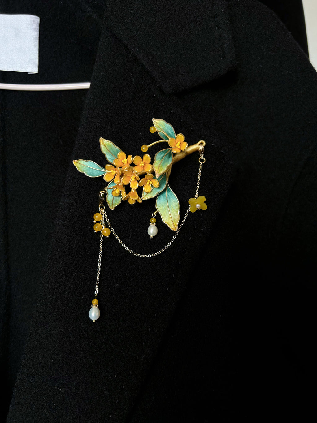 Minimalist Sweet Olive Silk Pin - Detailed Botanical Art for Daily Office Outfits