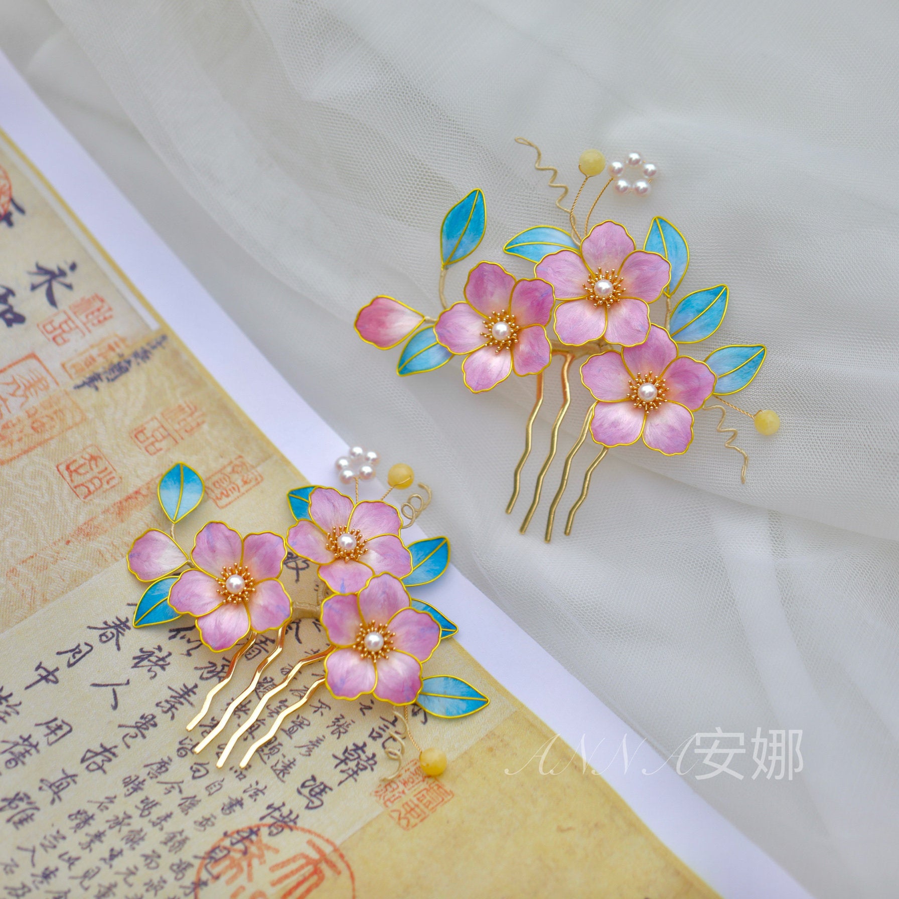 Luxury Sakura Pink Silk Velvet Comb - Detailed Filigree Accents for Gift for Her