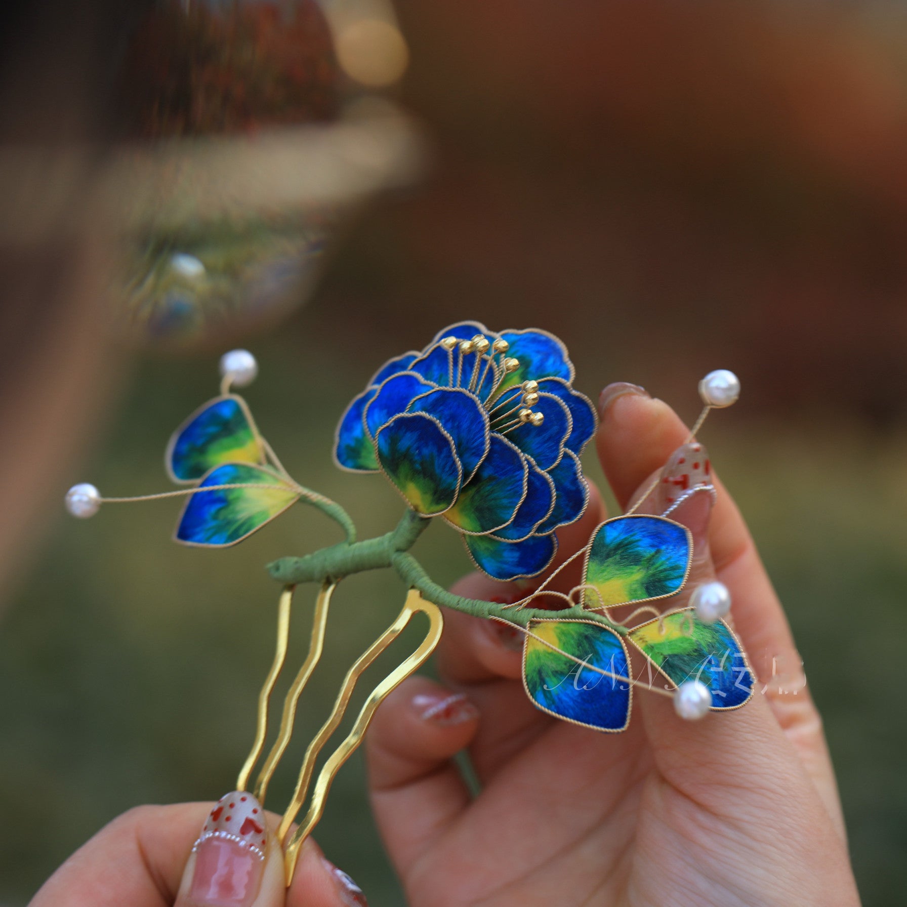Handmade Kingfisher Imitation Blue Velvet Hairpin - Artisan Intangible Heritage Jewelry for Bridal Wear