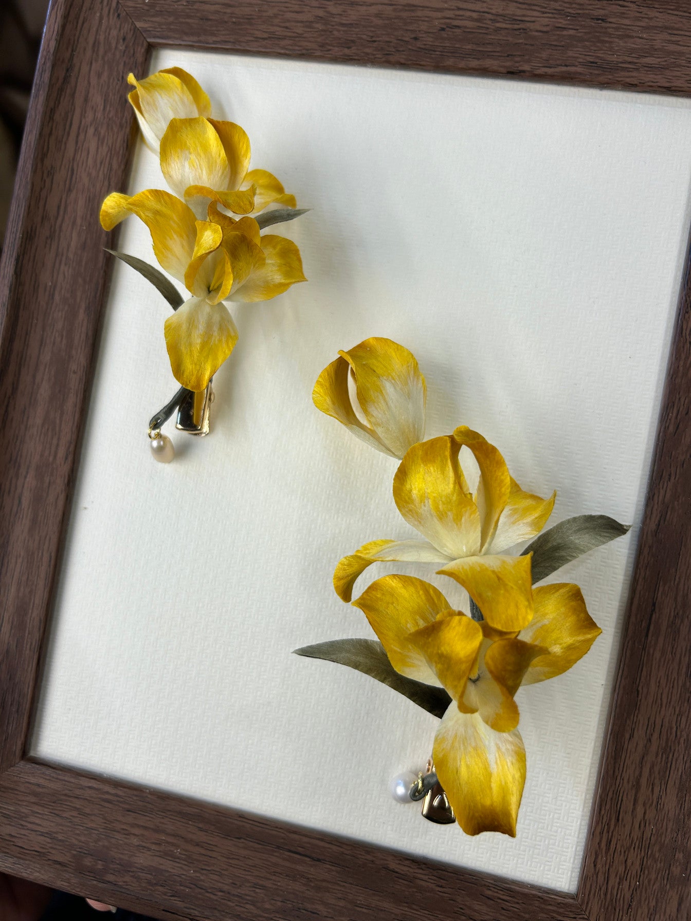 Artisan Hand-woven "Golden Iris" Clip - Secure-Hold Side Decor for Daily Outfits