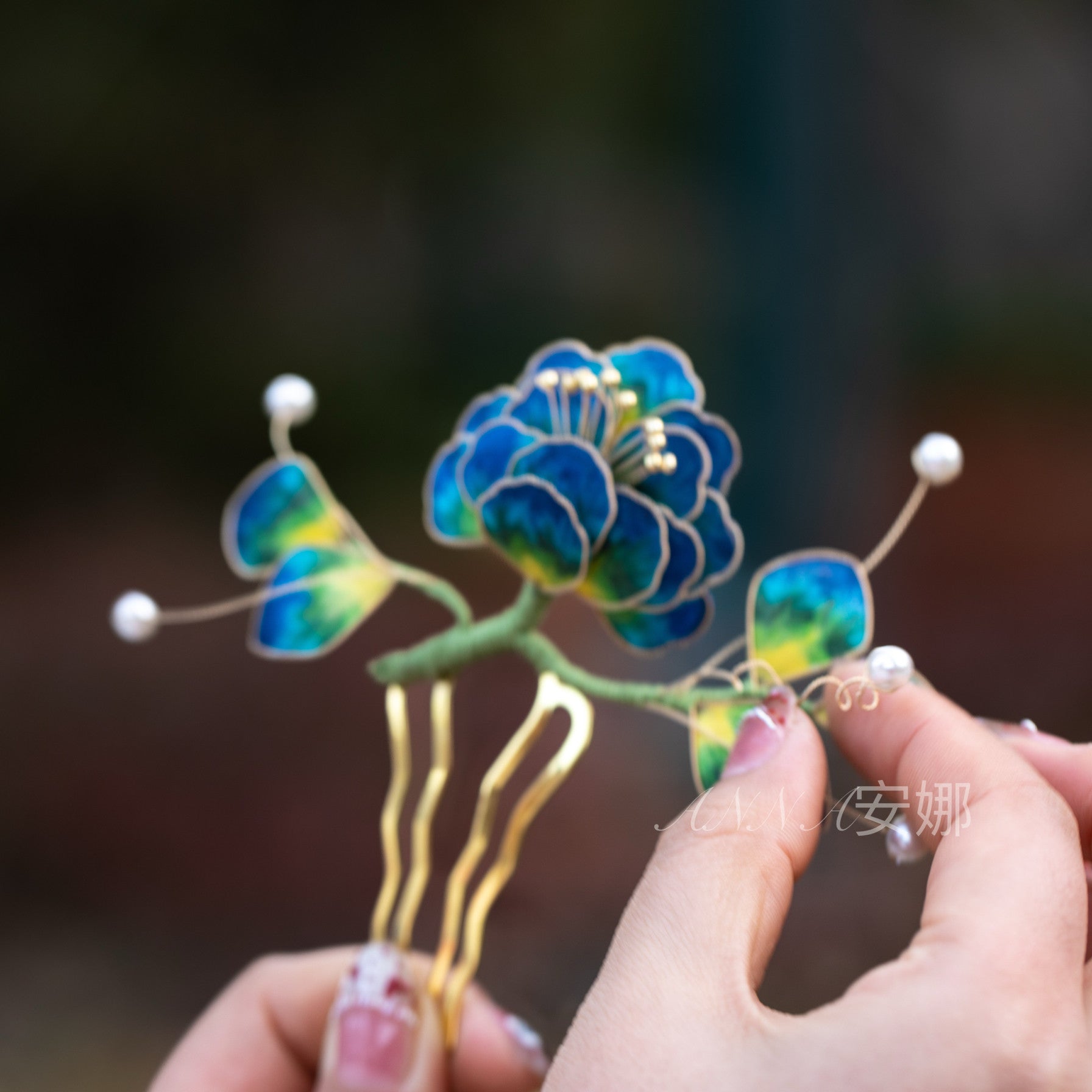 Handmade Kingfisher Imitation Blue Velvet Hairpin - Artisan Intangible Heritage Jewelry for Bridal Wear