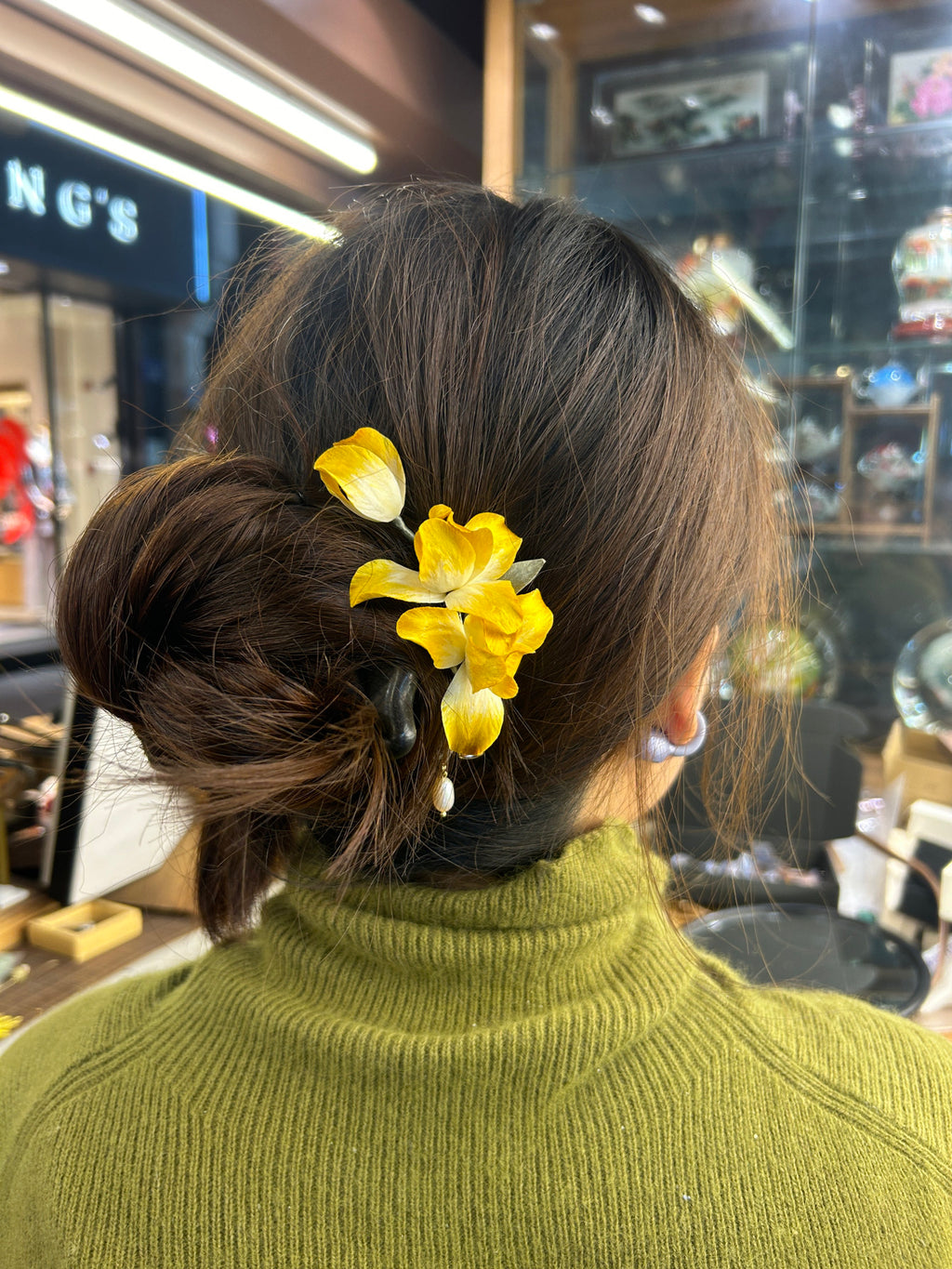 Artisan Hand-woven "Golden Iris" Clip - Secure-Hold Side Decor for Daily Outfits